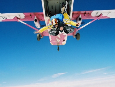 Bild 0 von Fallschirmspringer über Juist 2012