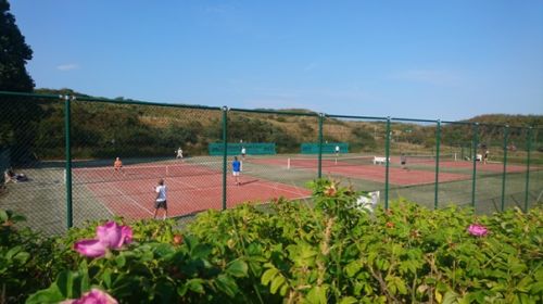 Bild 0 von Offenes Insel-Tennisturnier