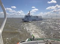 Bild 0 von Seenotretter von Juist bringen Fahrgastschiff sicher in den Hafen
