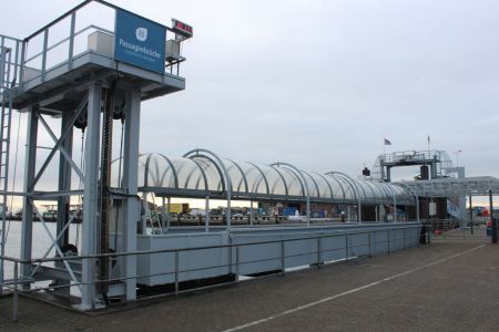 Bild 0 von Fußgängerbrücke am Hafen wieder in Betrieb