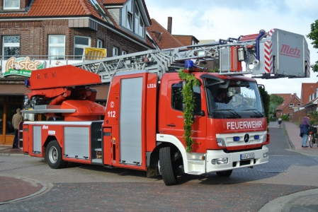 Bild 0 von Feuerwehr hat ihre neue Drehleiter eingeweiht