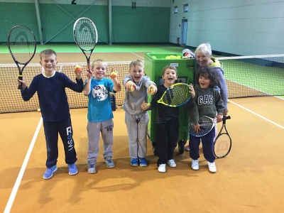 Bild 0 von Saisonabschluss beim Juister Tennisclub mit Einweihung der neuen Ballwurfmaschine