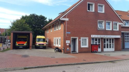 Bild 0 von Feuerwehrhaus und Rettungswache laufen jetzt völlig getrennt