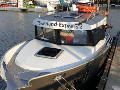 Bild 0 von „Töwerland-Express“ darf auch im Bootshafen vom SKJ liegen