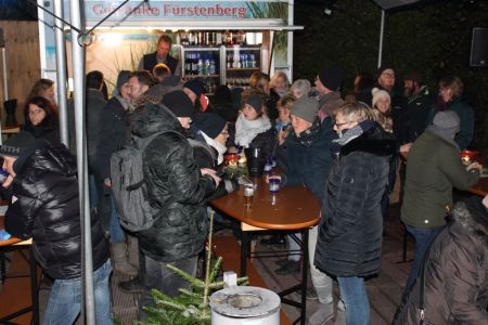 Bild 0 von Kleiner Winterzauber eröffnete den Lebendigen Adventskalender