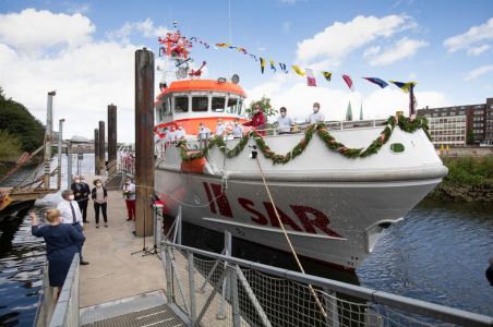 Bild 0 von Neuer Seenotrettungskreuzer für Borkum wurde getauft