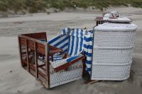 Bild 3 von Windhose über Juist richtete großen Schaden am Strand an