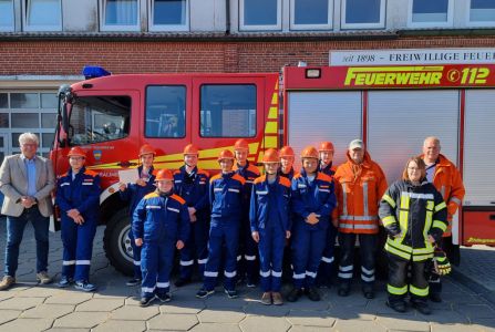 Bild 0 von Bürgermeister zu Gast bei der Jugendfeuerwehr