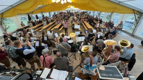 Bild 0 von Juister beim Bockbierfest in Meine 