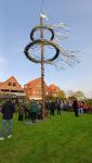 Bild 0 von Maibaum stand auch am nächsten Morgen noch