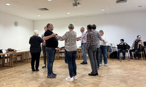 Bild 0 von Schweißtreibendes Tanzwochenende für die Trachtengruppe