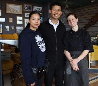 Bild 0 von Flugplatzrestaurant öffnete mit neuem Team und frischem Innenleben