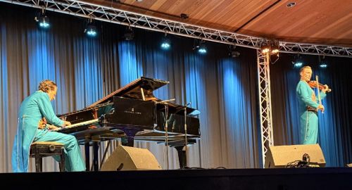 Bild 0 von Les Papillons begeisterten beim Konzert für die Juist-Stiftung im HdK